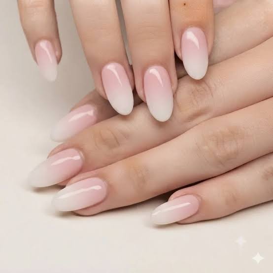 Soft Pink to White Ombre Oval Nails Soft Pink to White Ombre Oval Nails — Simple Nails 2027