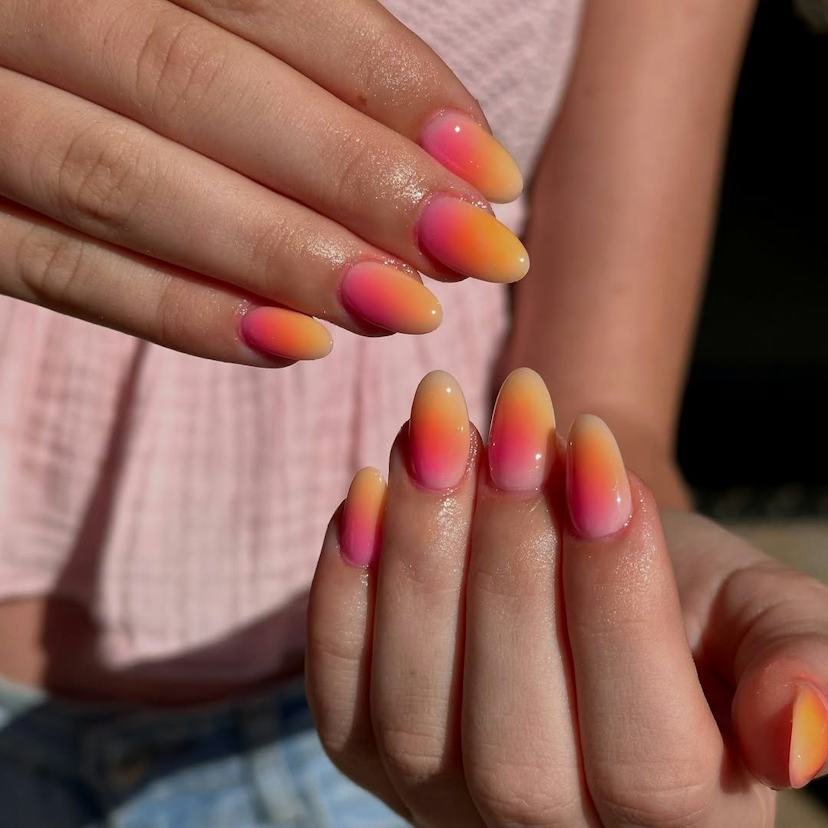 Visual Idea Visual Idea — Summer Ombre Nails 2027