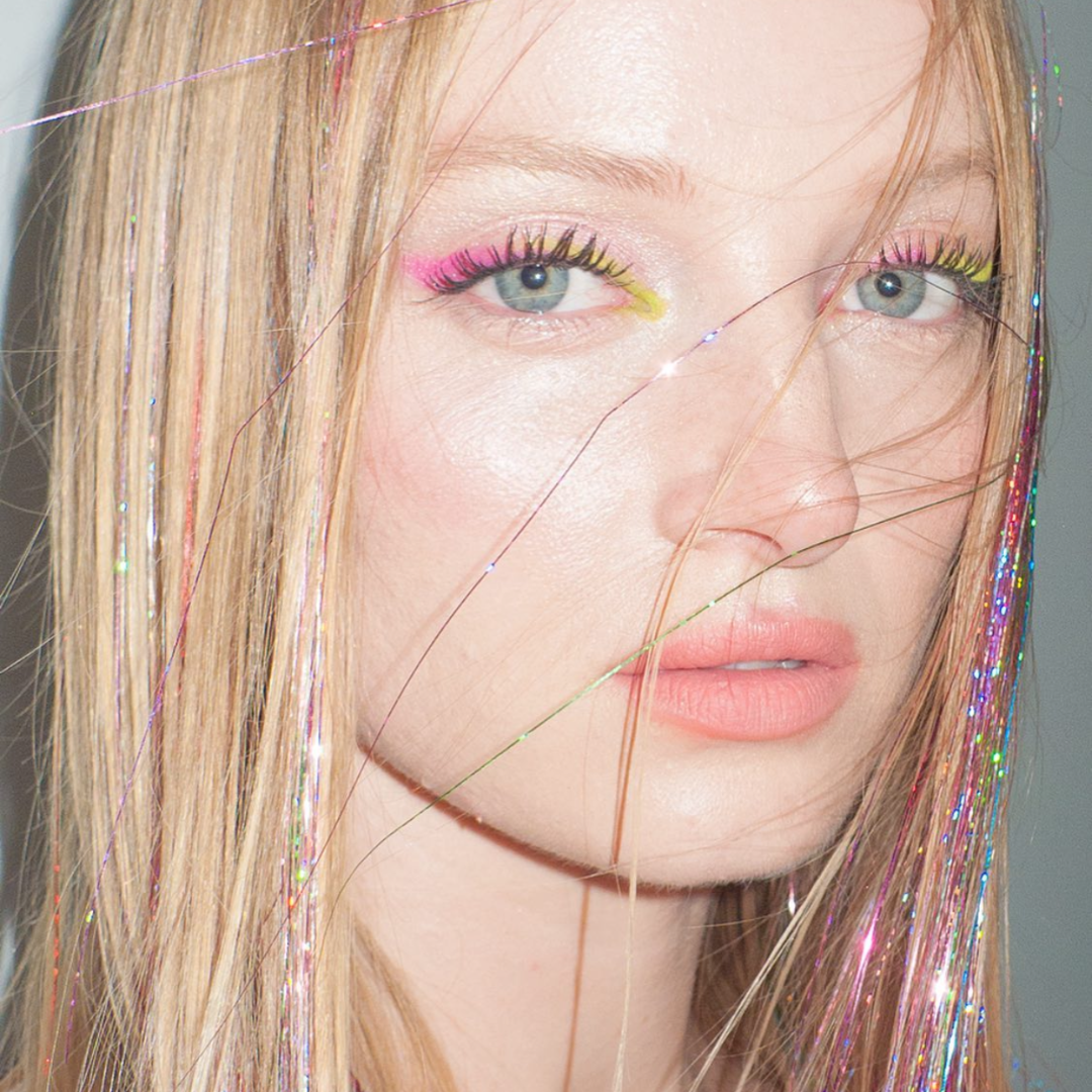Fine Blonde Mid-Back With Colorful Tinsel — Hair Tinsel 2027