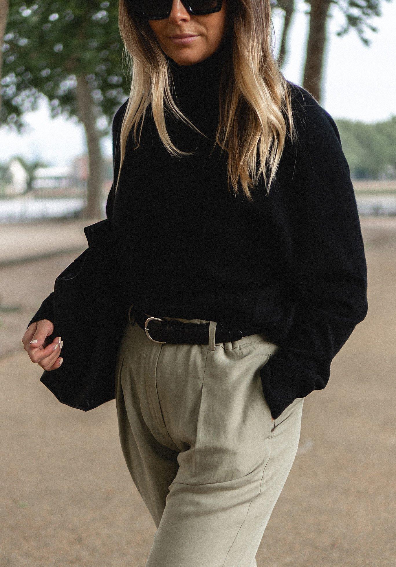 Beige Flat Sandals Outfit Idea Beige Flat Sandals Outfit Idea — Fall Outfit Trends 2026