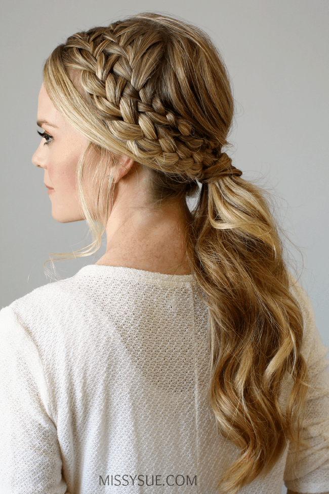 Blonde Braided Ponytail With Loose Waves Blonde Braided Ponytail With Loose Waves — Second Day Hairstyles 2027