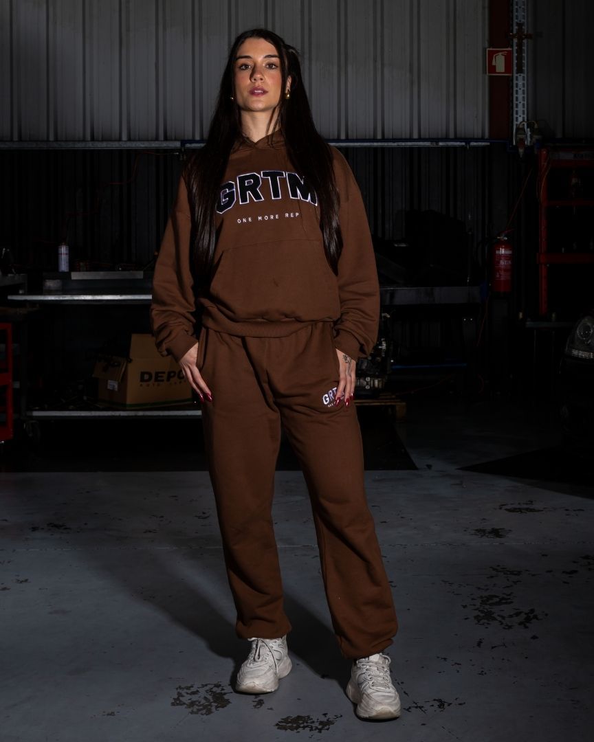 Brown Oversized Fleece Hoodie and Sweatpants for Ultimate Streetwear Comfort — Streetwear Gym Outfits 2027
