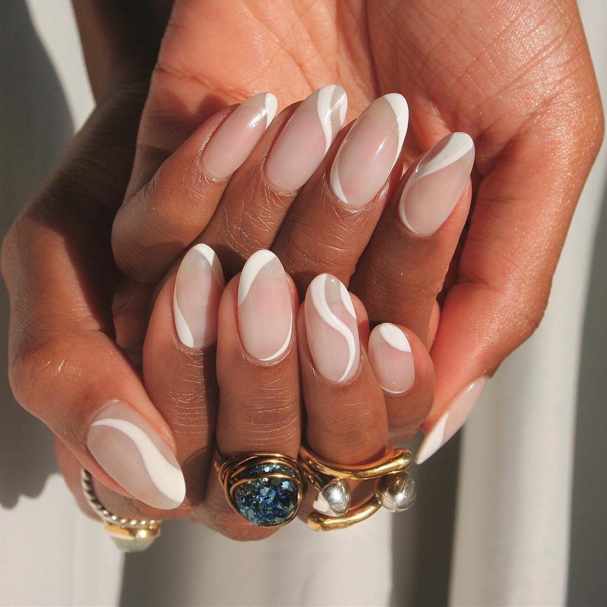 Abstract White Line Art Oval Abstract White Line Art Oval — Wedding Guest Nails 2027