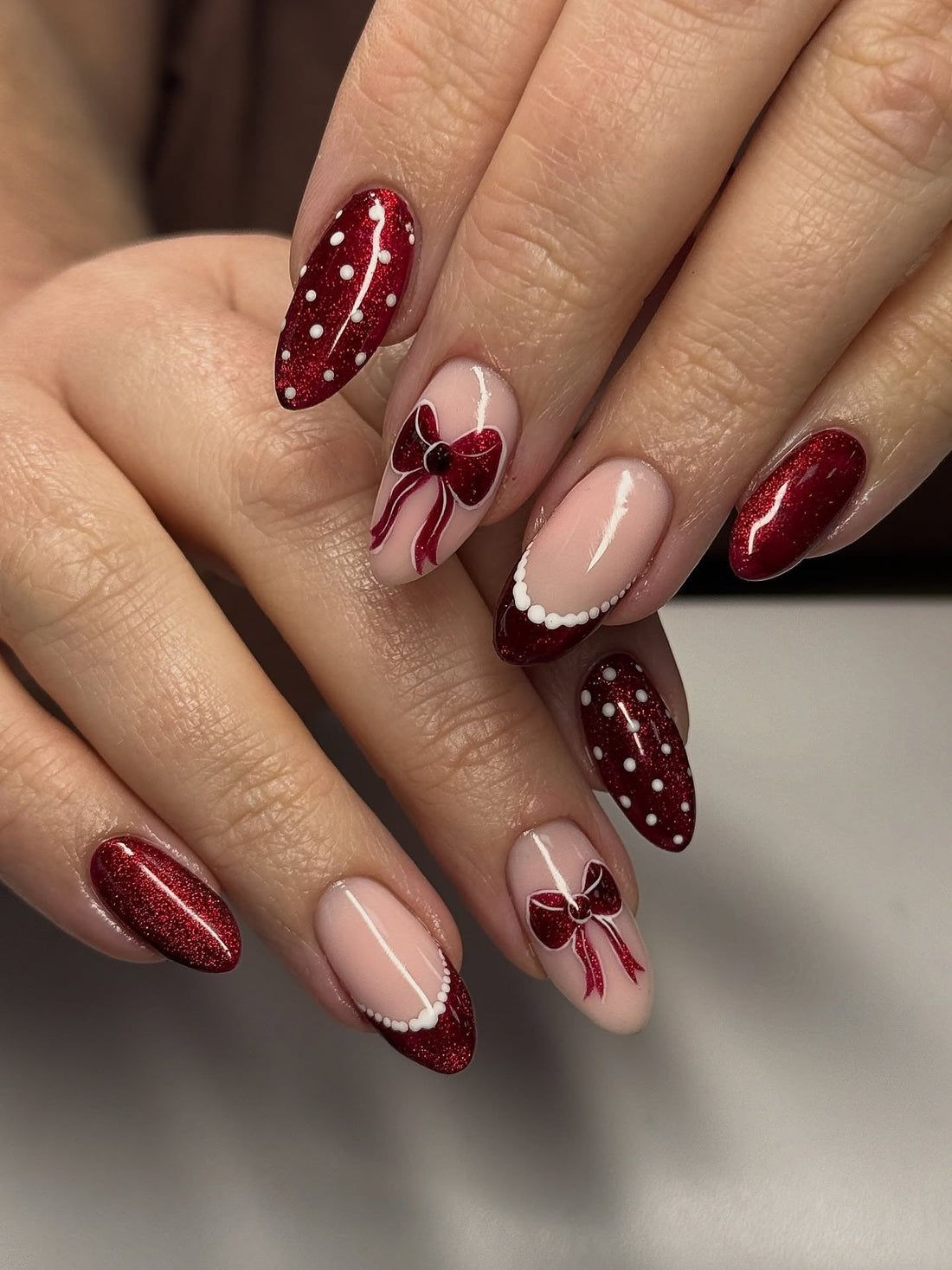 Medium Oval Red Glitter Pearl Bows Medium Oval Red Glitter Pearl Bows — Simple Bow Nails 2027