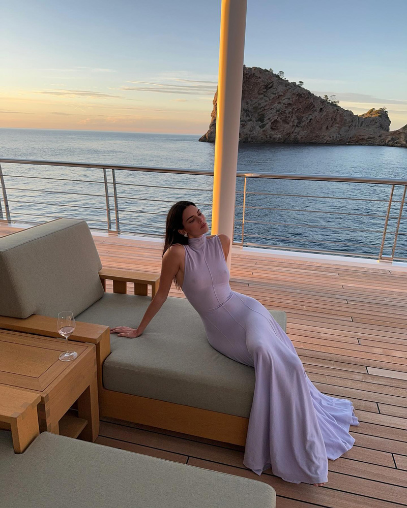Pale Lavender Long Dress for Sunset Yacht Views Pale Lavender Long Dress for Sunset Yacht Views — Yacht Outfits 2027