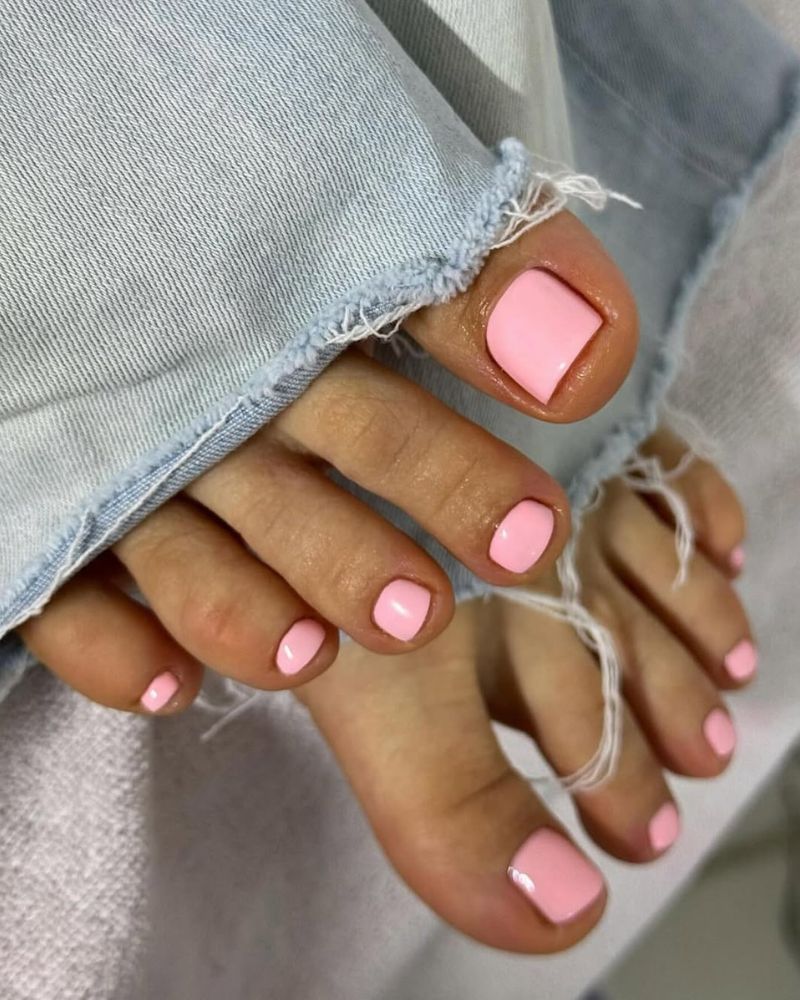 Casual Visual Idea Casual Visual Idea — Light Pink Toe Nails 2027