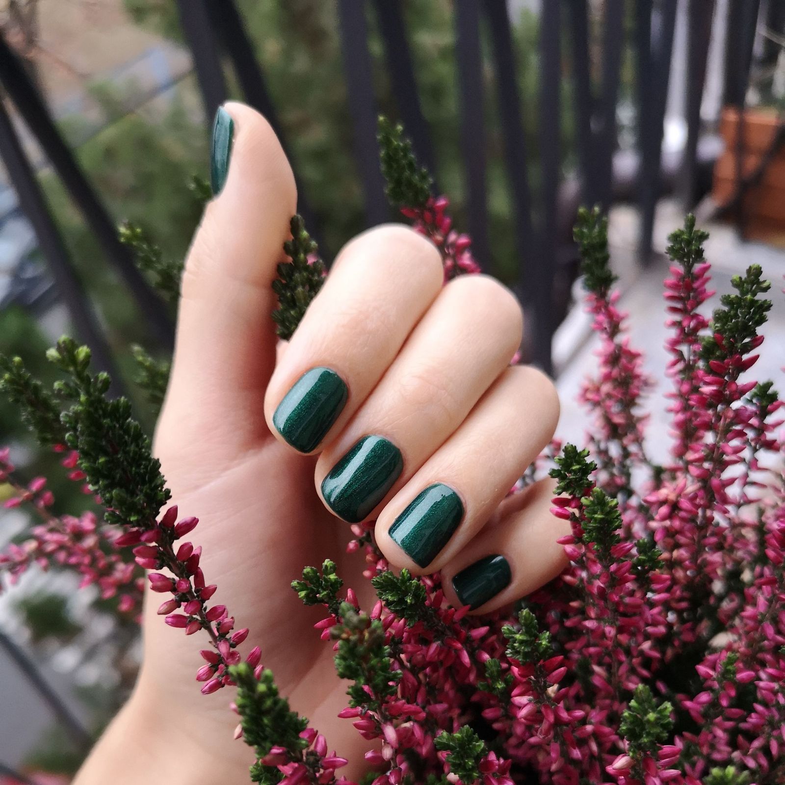 Glossy With Shimmer Visual Idea Glossy With Shimmer Visual Idea — Forest Green Nails 2027