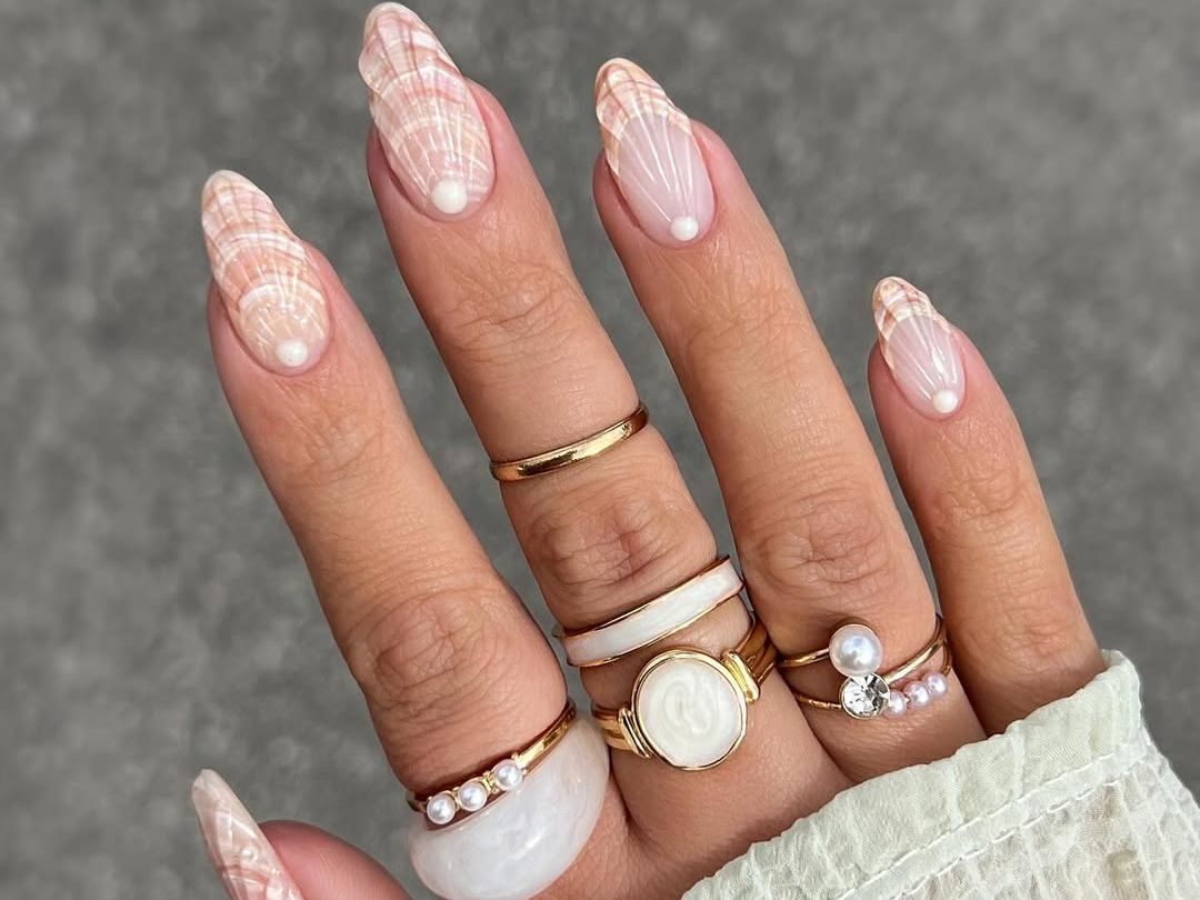 Seashell Plaid Almond Nails Seashell Plaid Almond Nails — Summer Almond Nails 2027