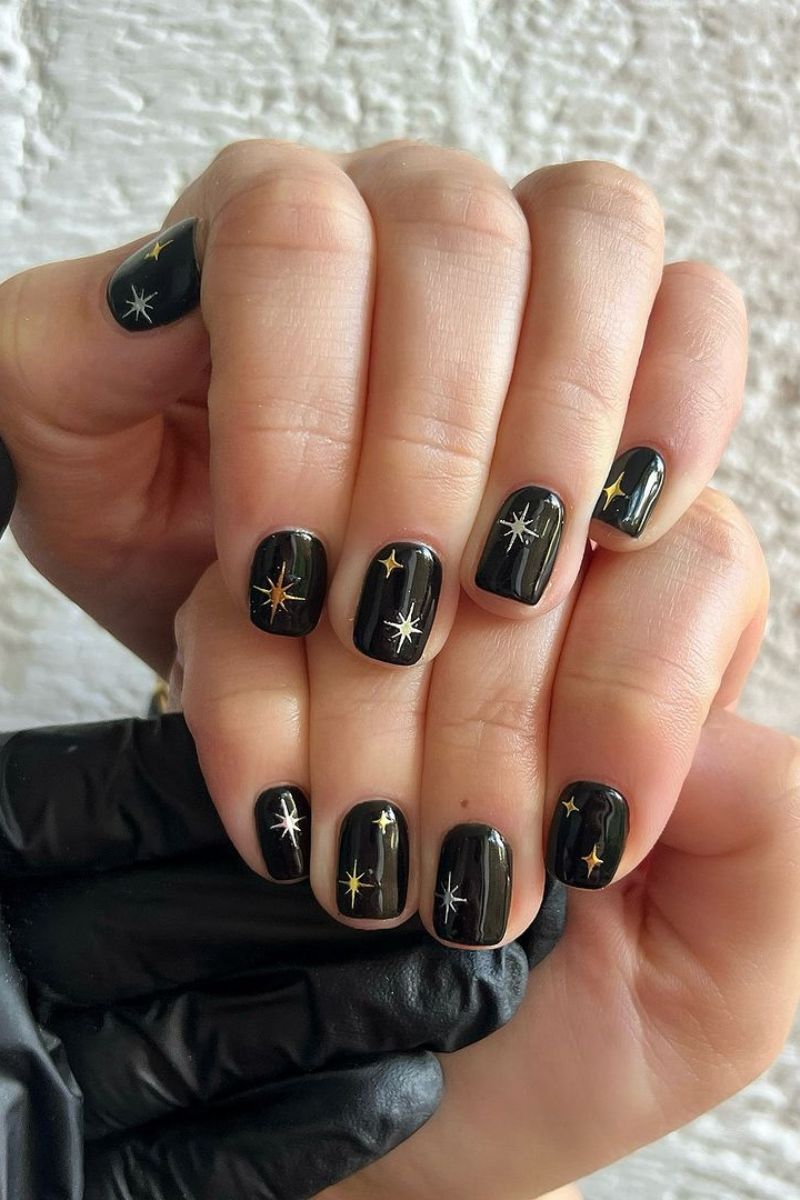 Short Square Gold Silver Starburst Nails Short Square Gold Silver Starburst Nails — Winter Black Nails 2027