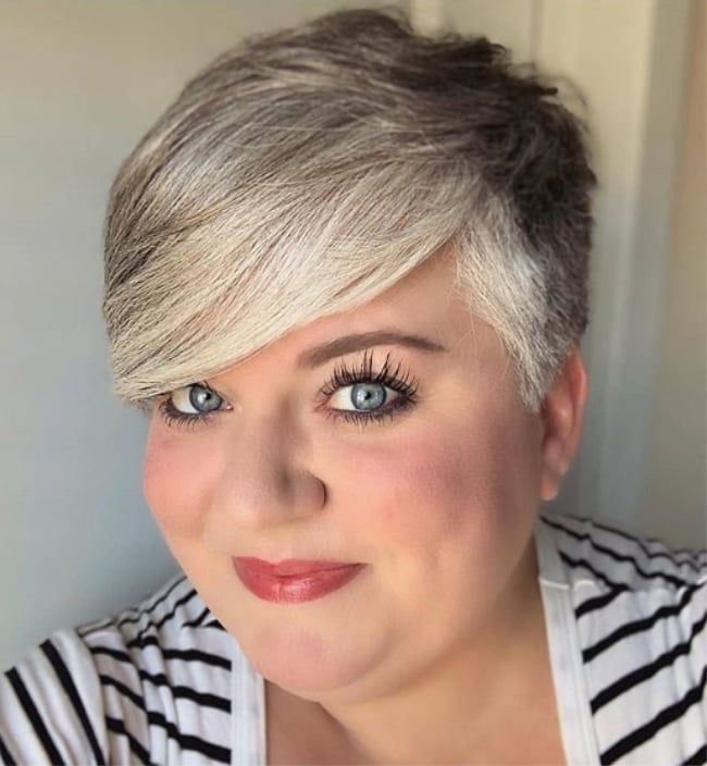 Short Layered Cut With Silver Gray Contrast — Transitioning to Gray Hair 2027