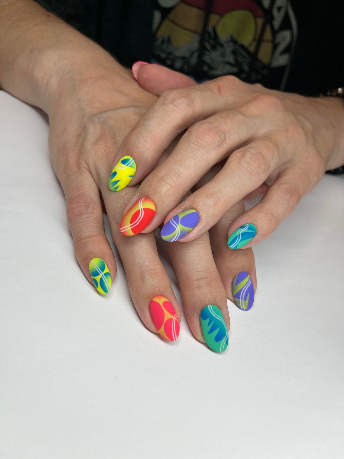 Matte Abstract Geometric Oval Nails Matte Abstract Geometric Oval Nails — Airbrush Nails 2027
