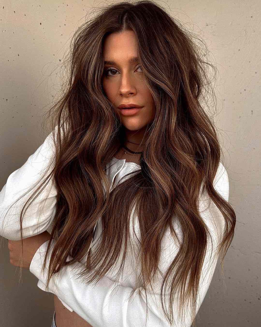 Mid-Back Visual Idea Mid-Back Visual Idea — Warm Brown Hair 2027
