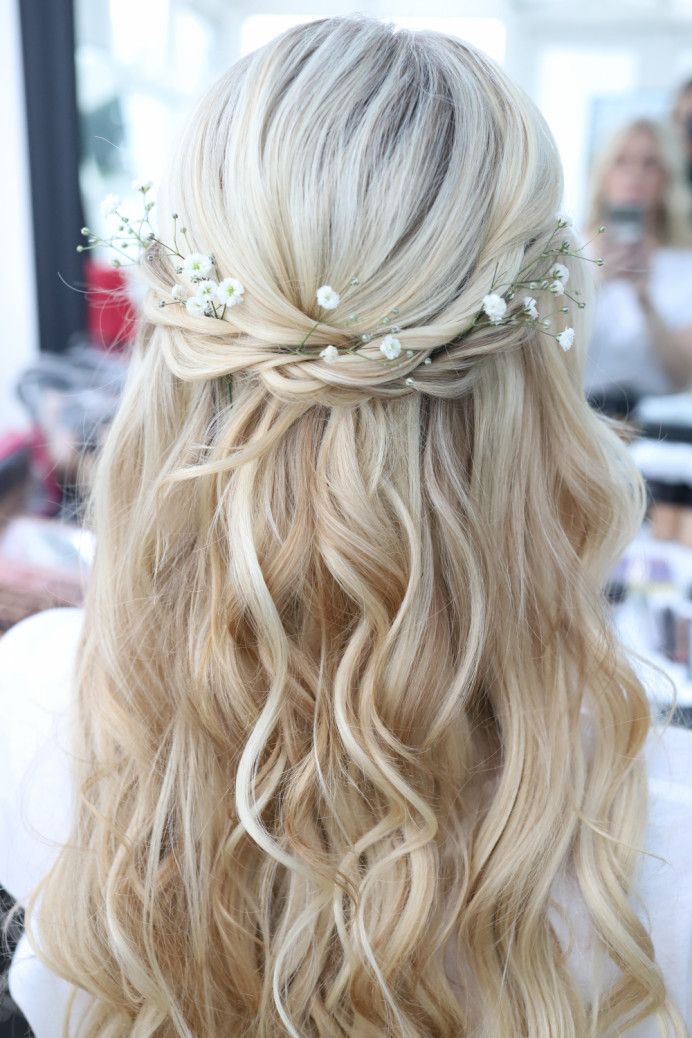 Light Blonde With Subtle Ash Undertones Visual Idea Light Blonde With Subtle Ash Undertones Visual Idea — Down Date Night Hairstyles 2027