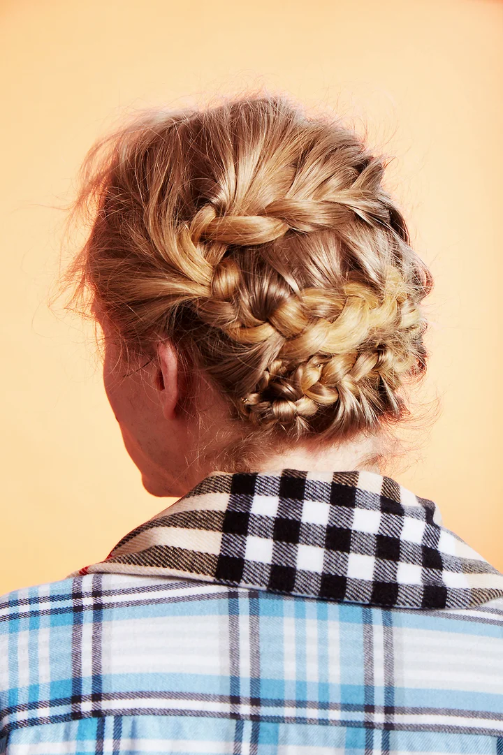 Middle Visual Idea Middle Visual Idea — Holiday Hairstyles 2026