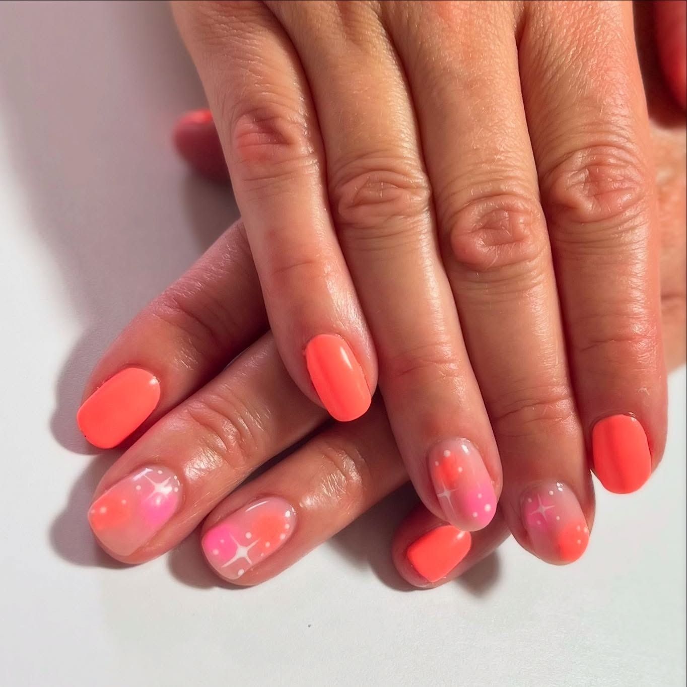 Coral Pink Gradient with White Stars Coral Pink Gradient with White Stars — Short Coral Nails 2027