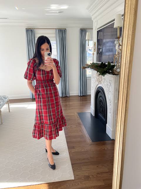 Plaid Fit-and-Flare Dress with Puff Sleeves Plaid Fit-and-Flare Dress with Puff Sleeves — Christmas Party Outfits 2026