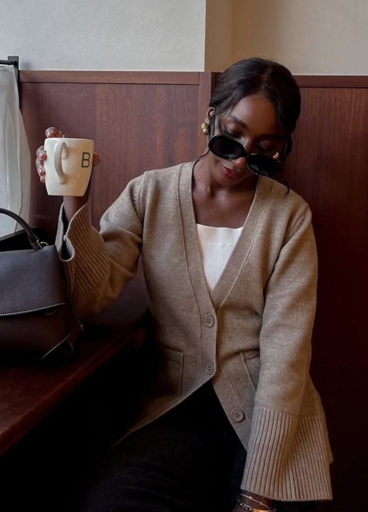 Black Blazer With Wide-Leg Trousers And Faux Fur Stole Black Blazer With Wide-Leg Trousers And Faux Fur Stole — Winter Dinner Outfits 2027