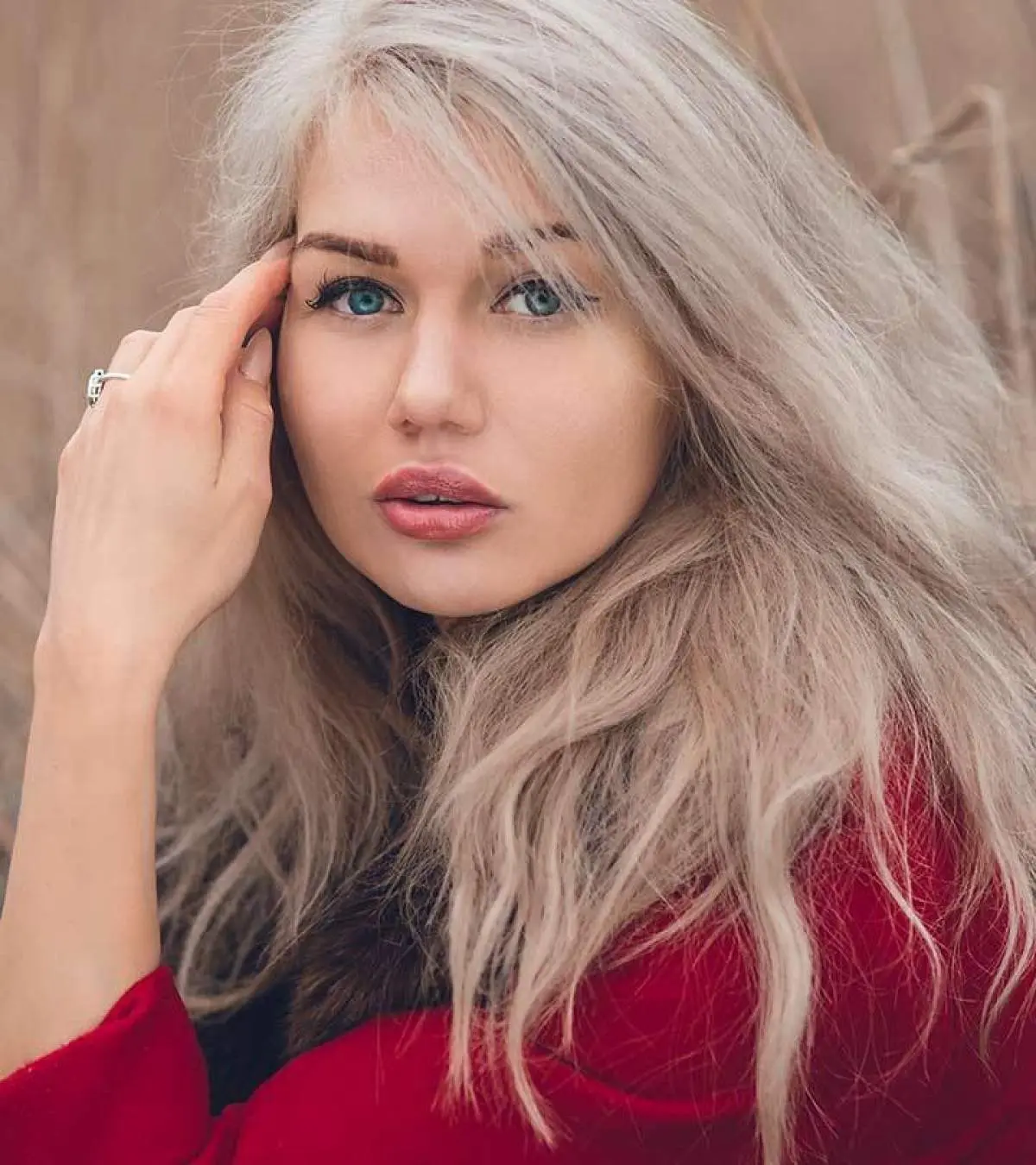 Loose Waves Visual Idea Loose Waves Visual Idea — Hair Color 2027 for Pale Skin