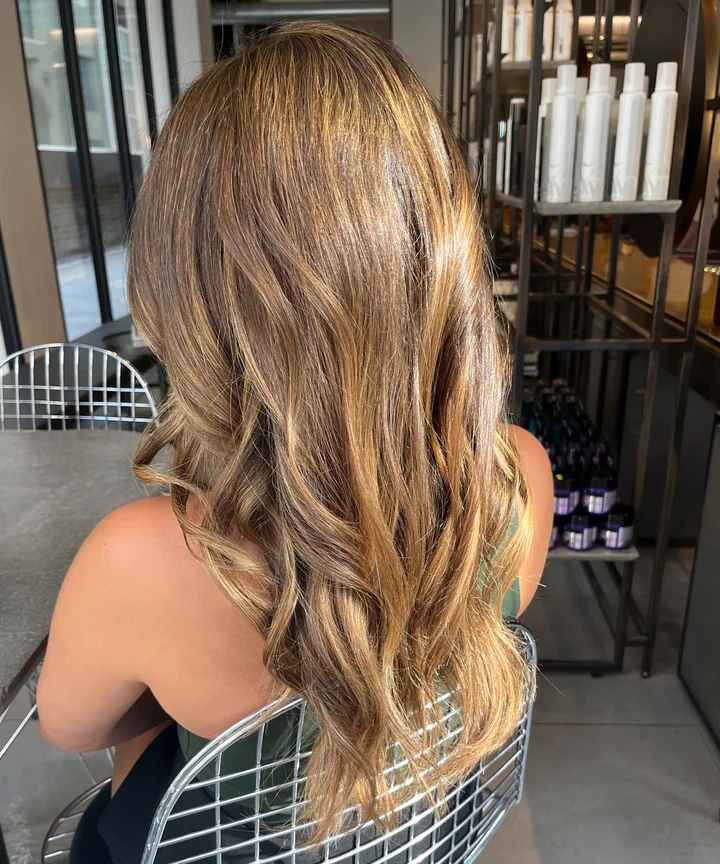 Shoulder Medium Brown Golden Blonde Balayage Shoulder Medium Brown Golden Blonde Balayage — Blonde Balayage 2027