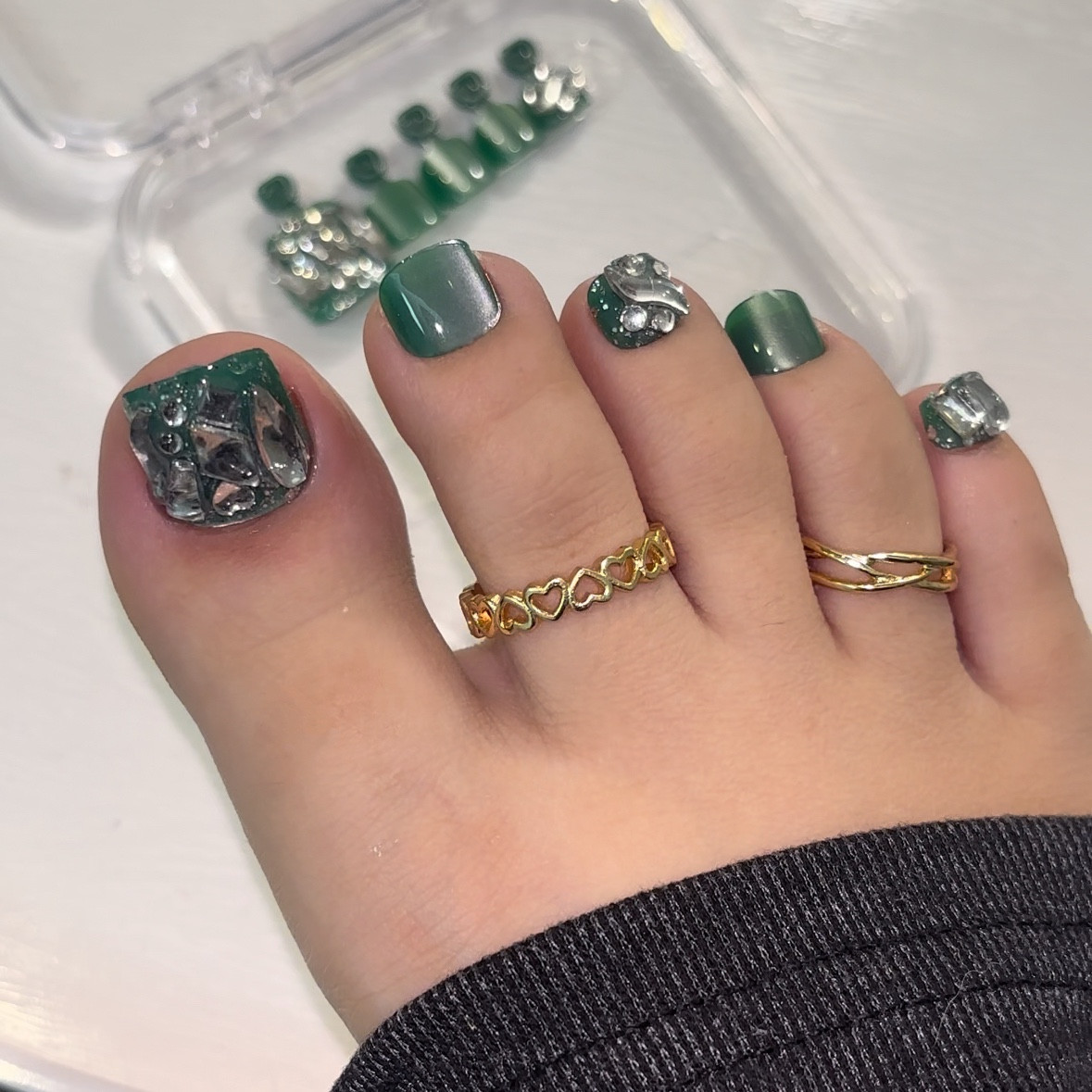 Cat-Eye Glossy Metallic Gems Visual Idea Cat-Eye Glossy Metallic Gems Visual Idea — Green Toe Nails 2027