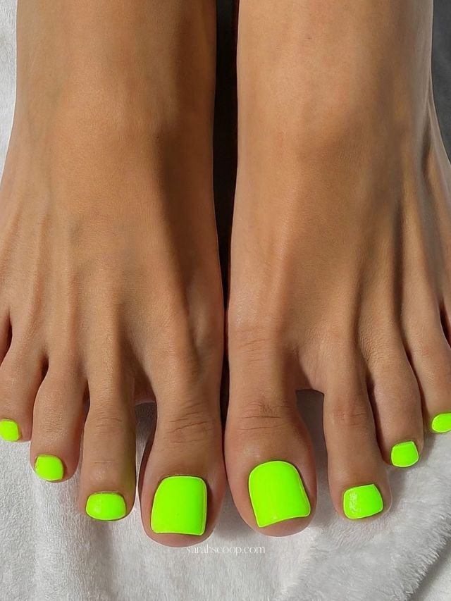 Electric Neon Lime Green Toes Electric Neon Lime Green Toes — Neon Toe Nails 2027