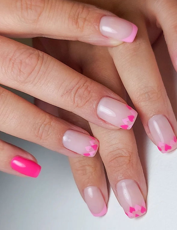 Visual Idea Visual Idea — Short Pink French Tip Nails 2027