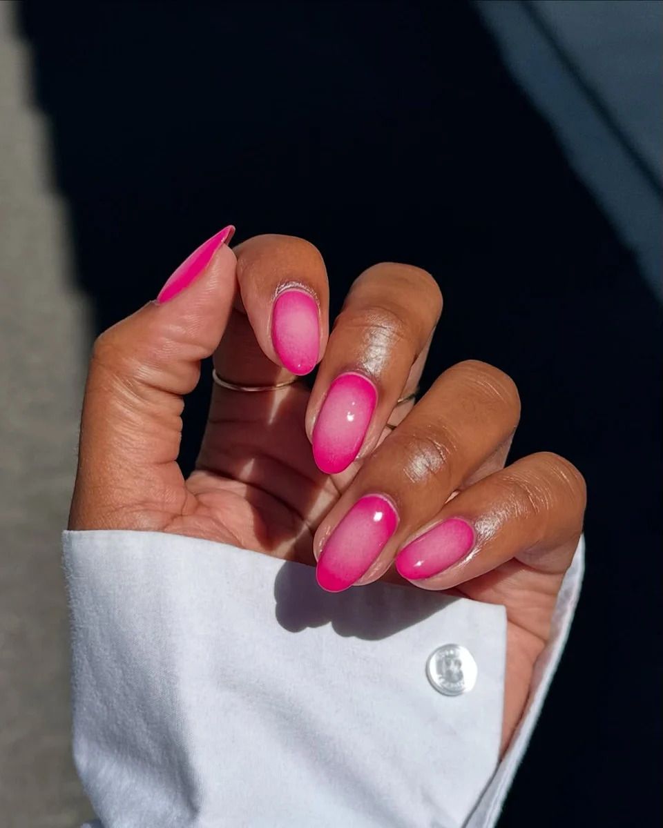 Pink to Nude Ombre Oval Nails Pink to Nude Ombre Oval Nails — Magenta Nails 2027
