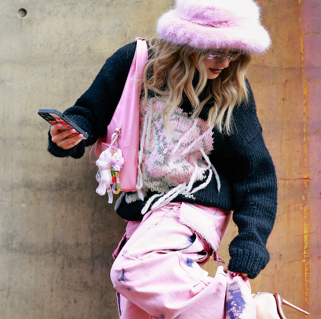 Y2K Nostalgia: Pink Baggy Trousers with Chunky Knit Y2K Nostalgia: Pink Baggy Trousers with Chunky Knit — TikTok Outfits 2027
