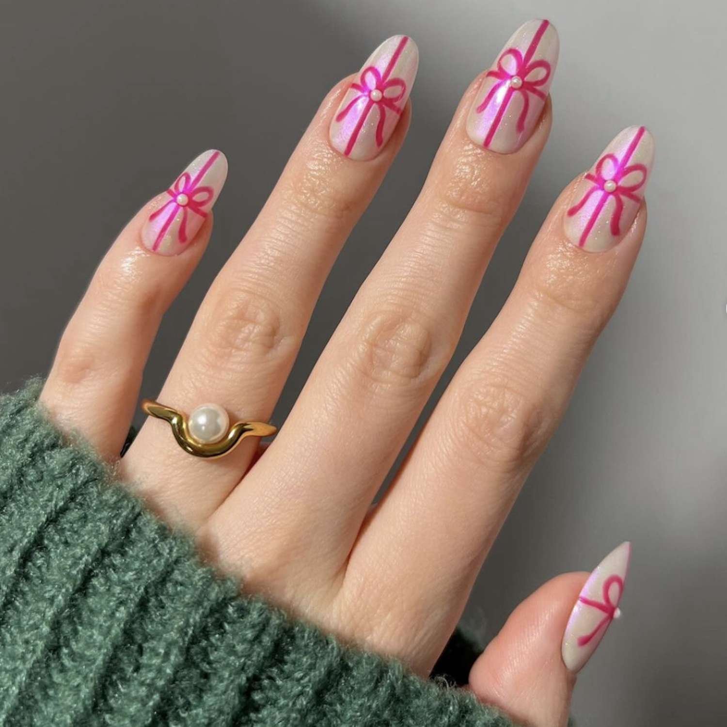 Pink Iridescent Stiletto Bows Pink Iridescent Stiletto Bows — Small Bow Nails 2027