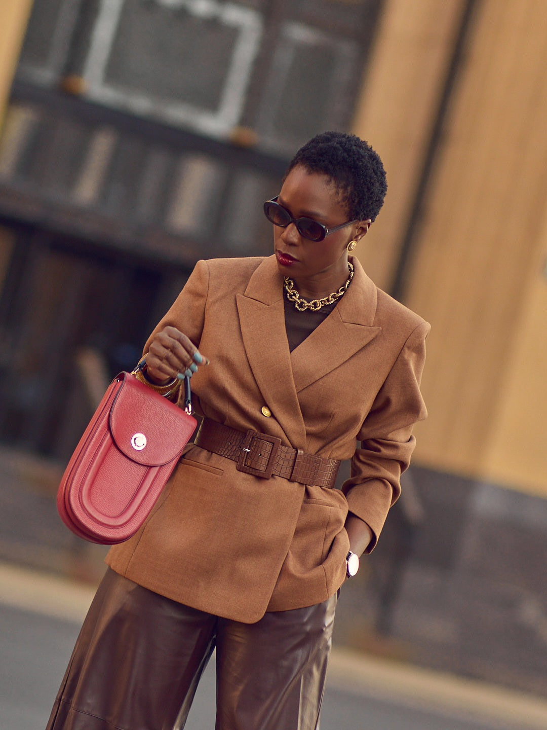 Chic Power Dressing: Oversized Blazer and Wide-Leg Trousers Chic Power Dressing: Oversized Blazer and Wide-Leg Trousers — Chicago Outfits 2027