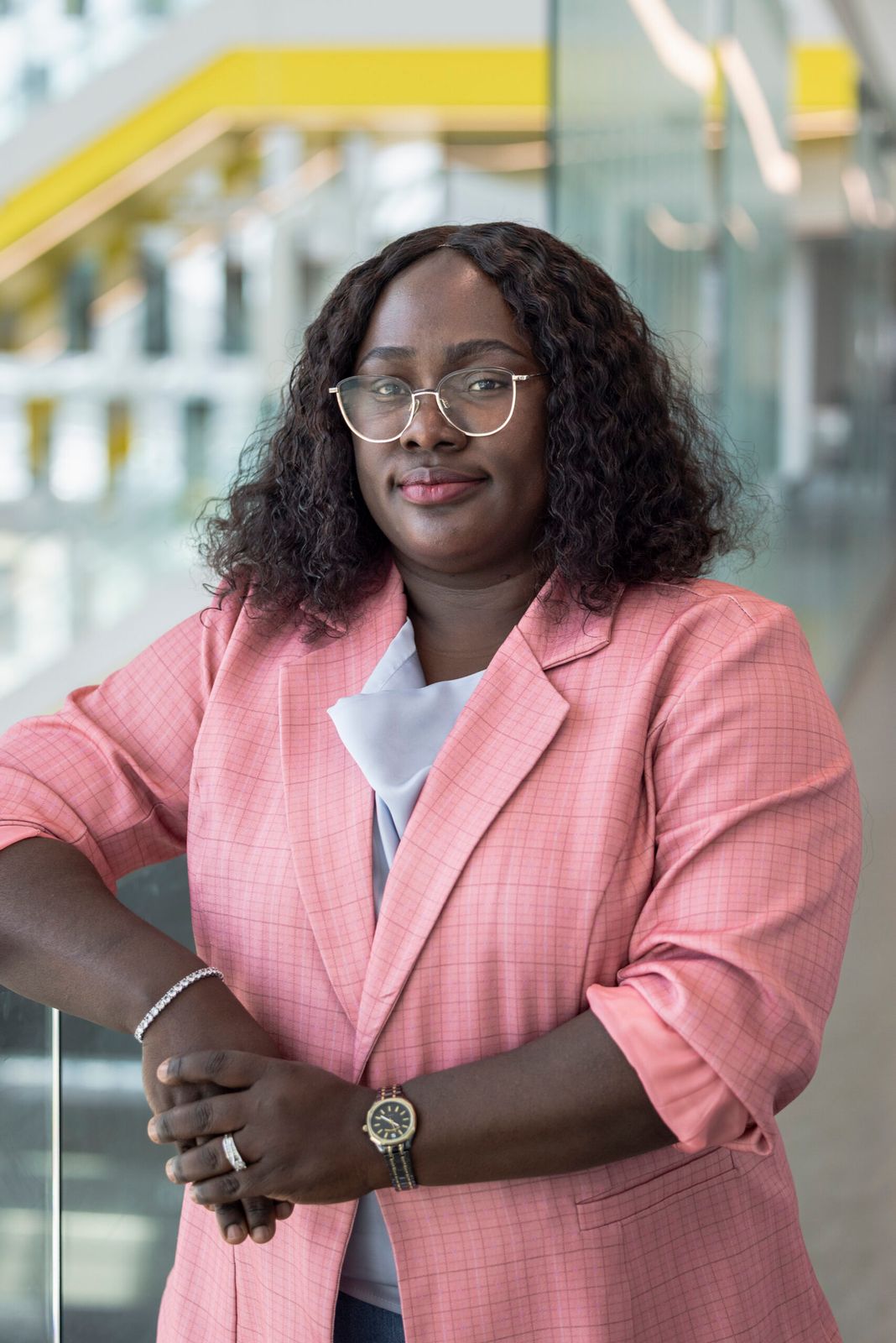Oversized Plaid Blazer and Blouse for a Polished Speaker Look — Graduation Speaker Outfits 2027
