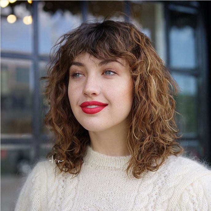 Honey Blonde With Darker Roots Visual Idea Honey Blonde With Darker Roots Visual Idea — Low Maintenance Bangs 2027