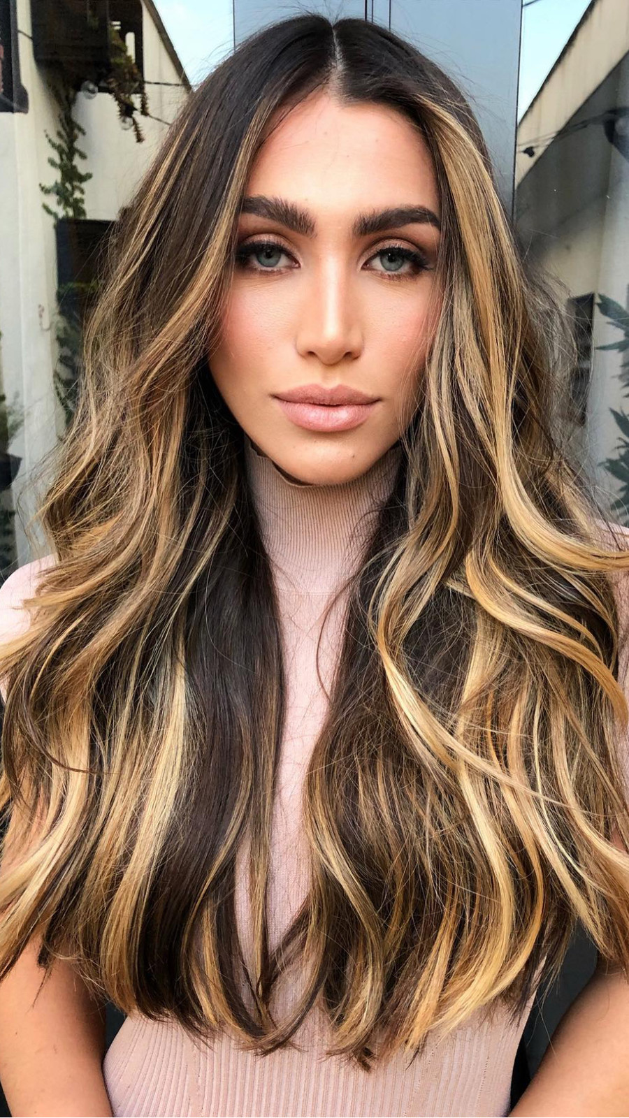 Extremely Chunky Highlights on Long Curls Extremely Chunky Highlights on Long Curls — Chunky Blonde Highlights on Brown Hair 2027