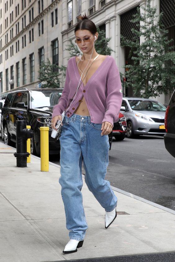 Casual Contrast: Blue Low-Rise Jeans with a Pink Cardigan Casual Contrast: Blue Low-Rise Jeans with a Pink Cardigan — Low Rise Jeans 2027