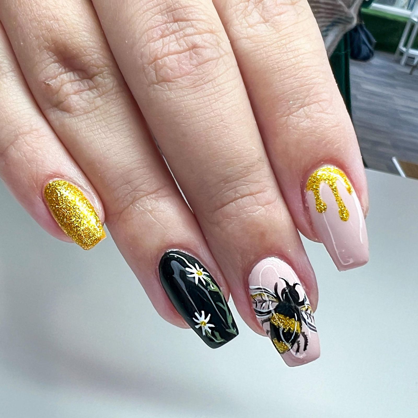 Spring Visual Idea Spring Visual Idea — Bee Nails 2027
