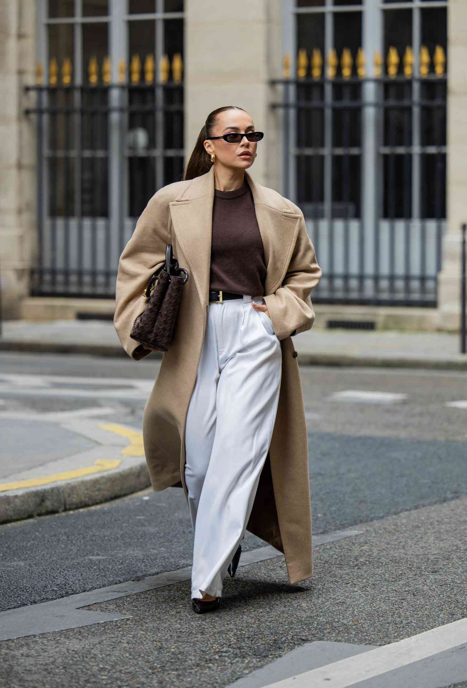 Chic Layering: Oversized Coat Over Knit Sweater and Trousers Chic Layering: Oversized Coat Over Knit Sweater and Trousers — Brown Outfits 2027