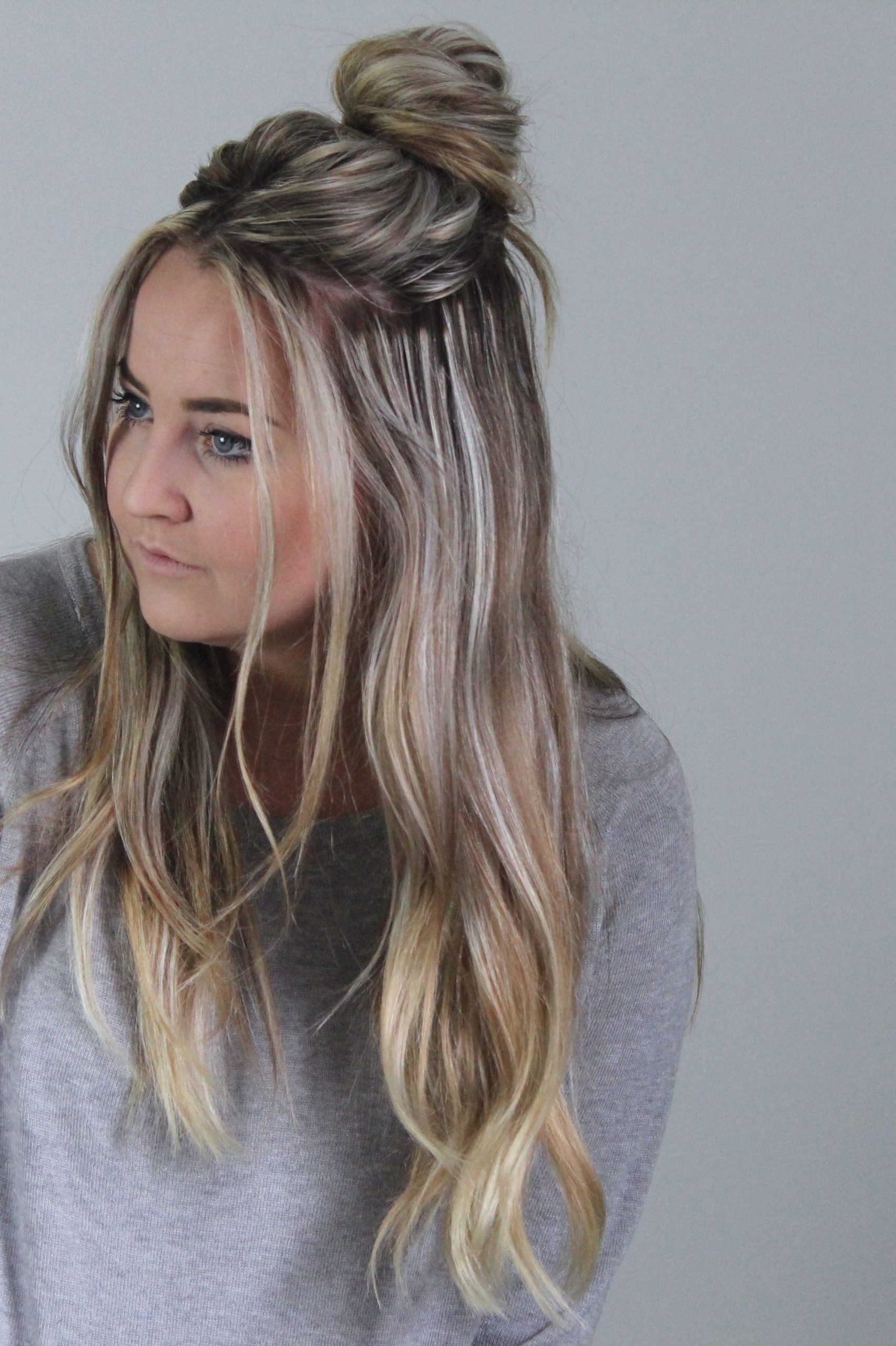 Dark Blonde Half-Up Messy Bun With Texture Dark Blonde Half-Up Messy Bun With Texture — Second Day Hairstyles 2027