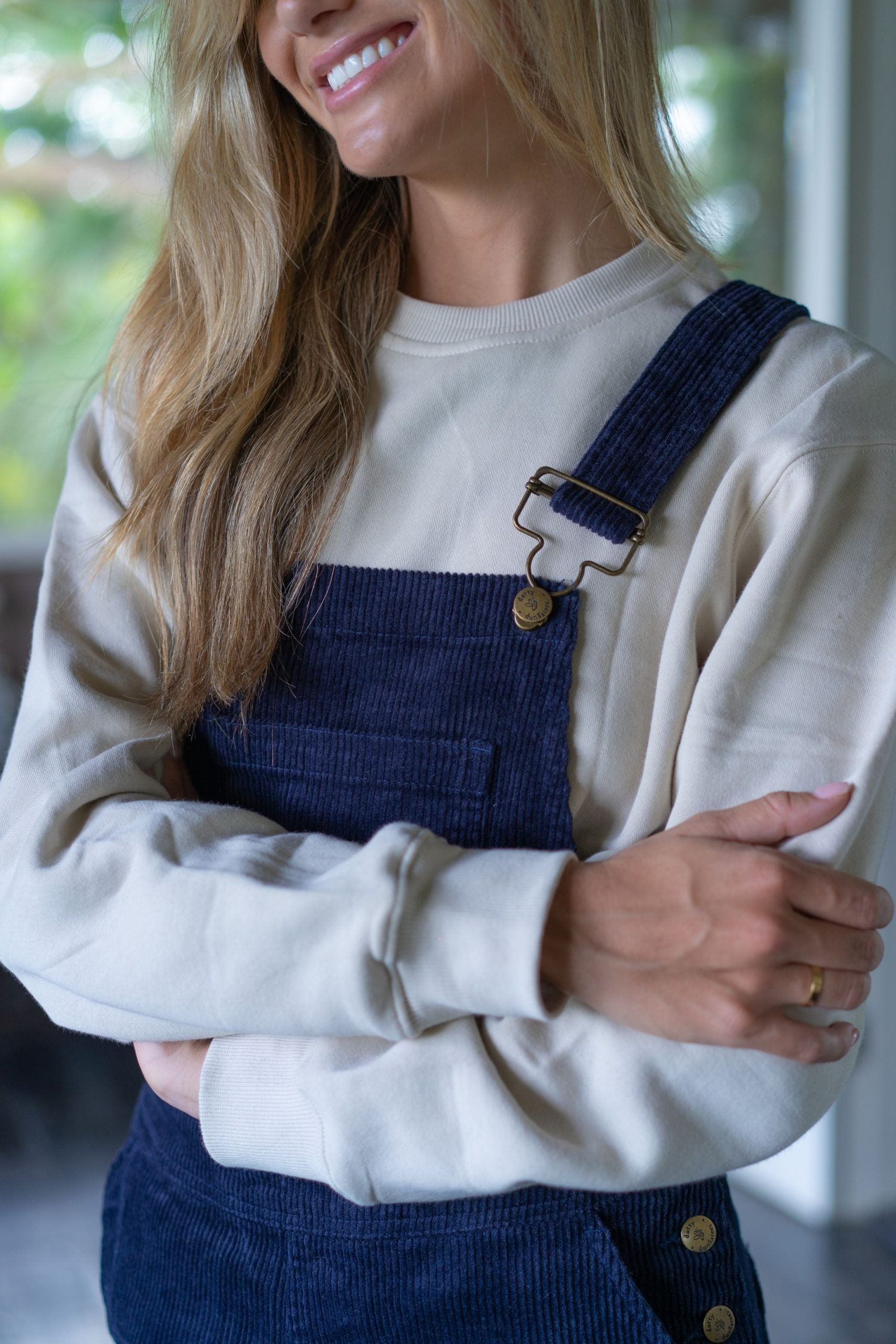 Corduroy Cool: Crewneck Sweatshirt with Overalls Corduroy Cool: Crewneck Sweatshirt with Overalls — Darty Outfits 2027