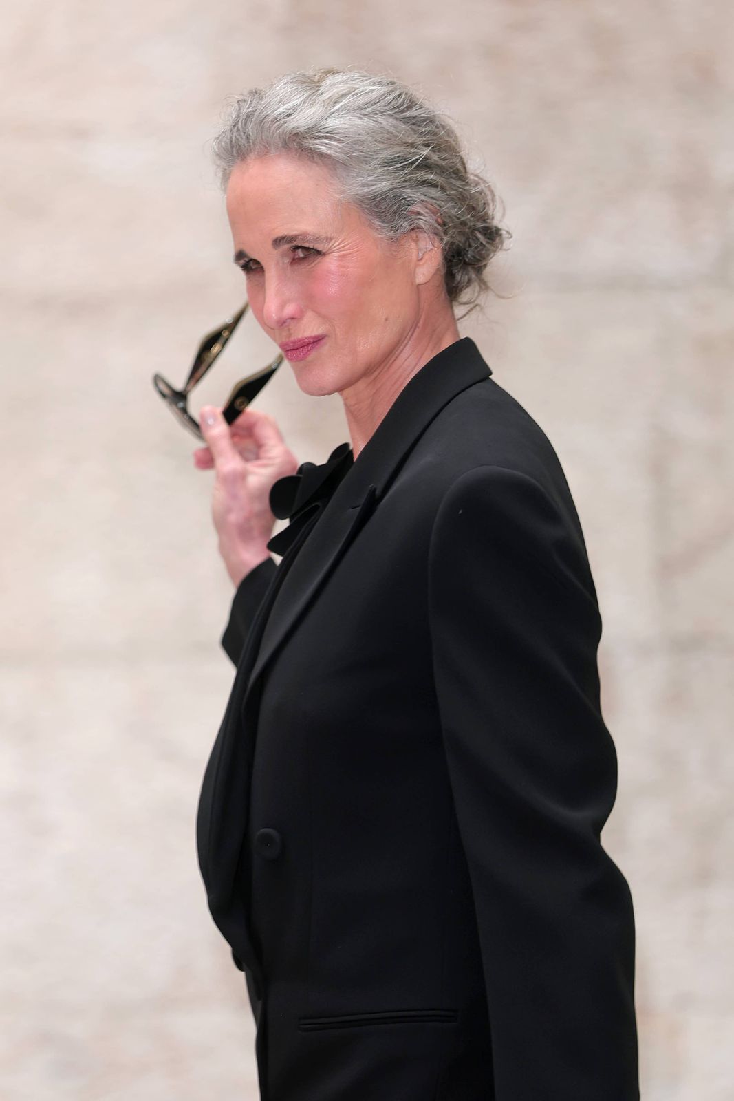 Layers Shoulder Length Silver Loose Curls — Silver Hair 2027