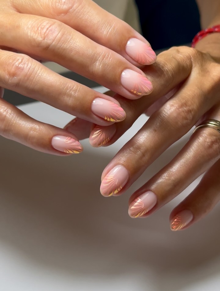 Metallic Foil Fan Short Oval Nails — Nude Summer Nails 2027