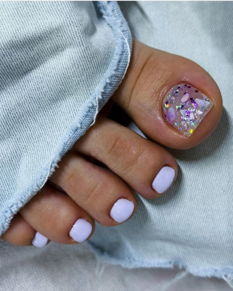Pastel Purple with Iridescent Glitter Accent — Purple Toe Nails 2027