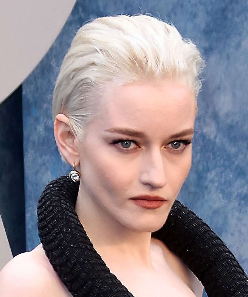 Platinum Blonde Visual Idea Platinum Blonde Visual Idea — Hairstyles 2027 for Square Faces