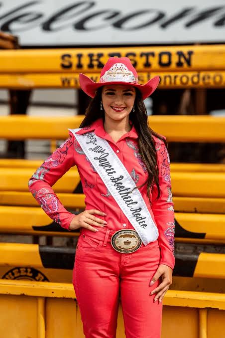 Embellished Pink Shirt and Pants with Sash Embellished Pink Shirt and Pants with Sash — Rodeo Outfits 2027