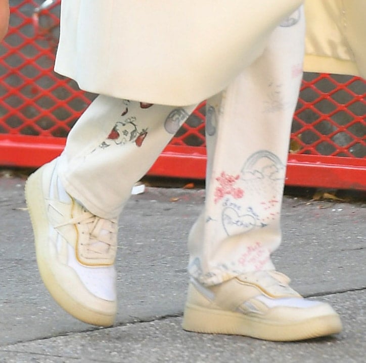 Playful Printed Trousers with White and Cream Retro Sneakers Playful Printed Trousers with White and Cream Retro Sneakers — Retro Sneakers Outfits 2027