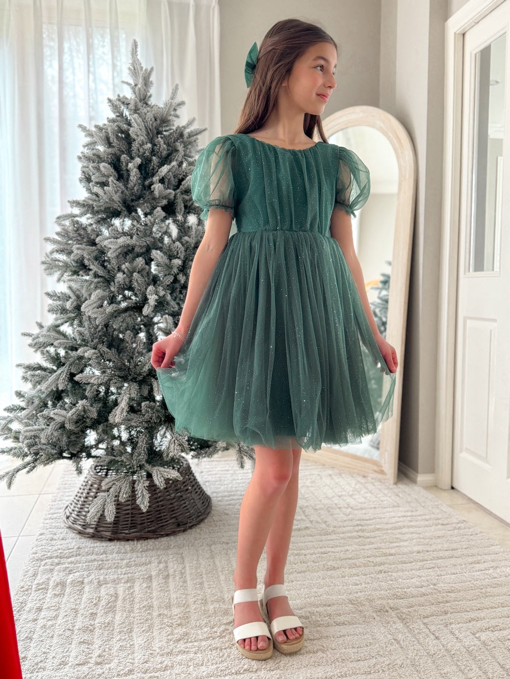 Sparkly Emerald Green Tulle Dress for a Young Girl's Christmas — Green Christmas Outfits 2026