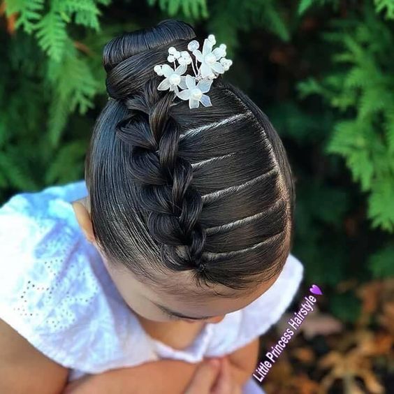 Light Blonde Bouffant with Wavy Pigtails Light Blonde Bouffant with Wavy Pigtails — Easter Hairstyles 2027