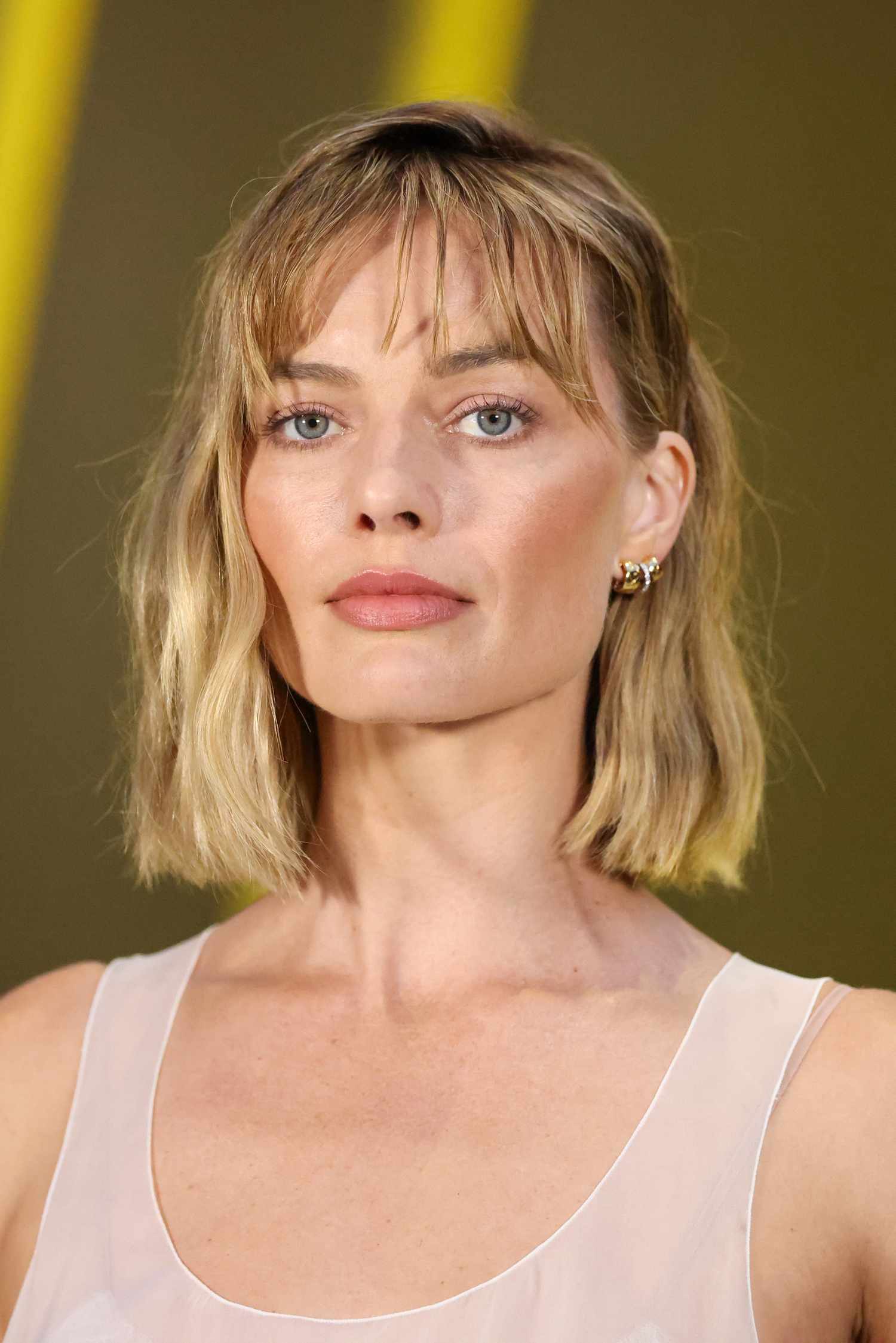 Polished Light Brown Bob With Waves Polished Light Brown Bob With Waves — Italy Hairstyles 2027