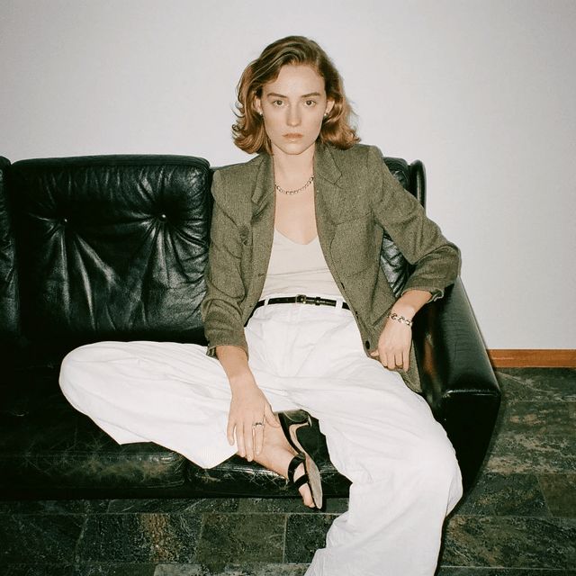 Olive Green Blazer with Wide-Leg Linen Trousers for a Chic Casual Office Olive Green Blazer with Wide-Leg Linen Trousers for a Chic Casual Office — Tech Office Outfits 2027
