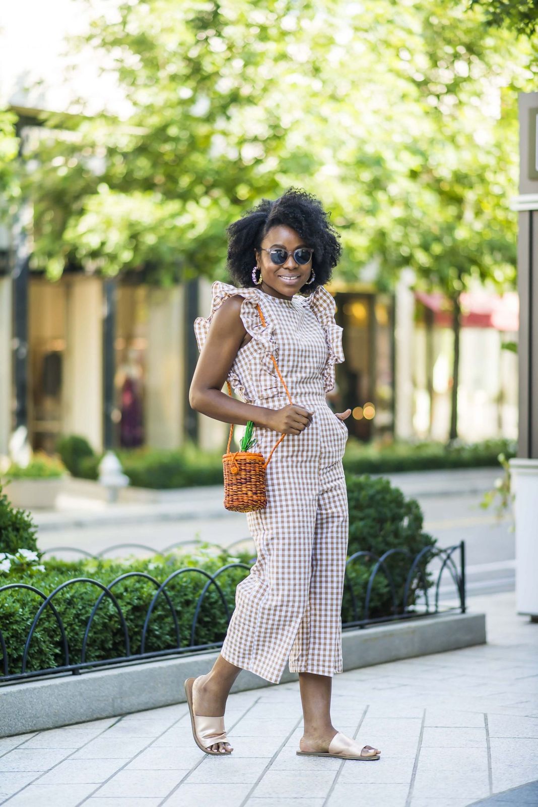 Gingham Sleeveless Jumpsuit with Cropped Legs for Summer Gingham Sleeveless Jumpsuit with Cropped Legs for Summer — Sleeveless Jumpsuit Outfits 2027