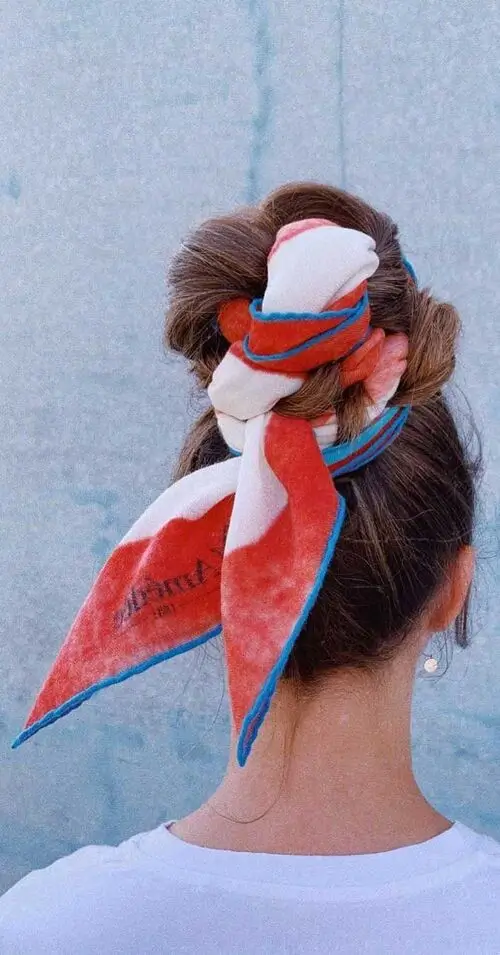 Long Messy Bun With Vibrant Scarf Long Messy Bun With Vibrant Scarf — Scarf Hairstyles 2027